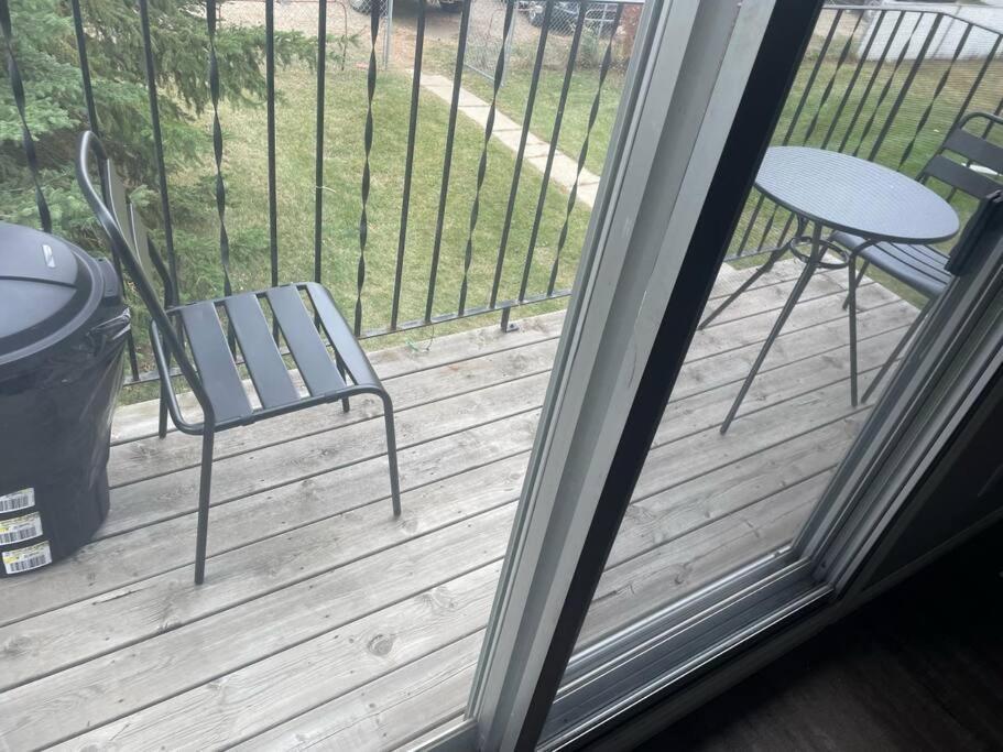 Wonderful 2-Bedroom Apartment Camrose Kültér fotó