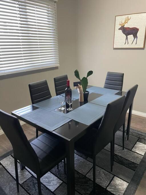 Wonderful 2-Bedroom Apartment Camrose Kültér fotó