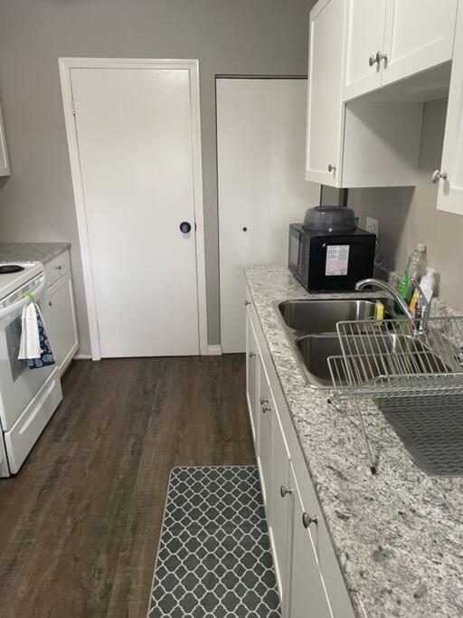 Wonderful 2-Bedroom Apartment Camrose Kültér fotó