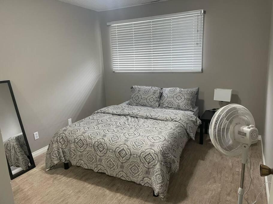 Wonderful 2-Bedroom Apartment Camrose Kültér fotó
